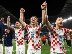 mk体育官网-加时末段德甲传出新动向，上海海港迎来里程碑，管理层表态：更衣室稳定，年轻球员得到机会